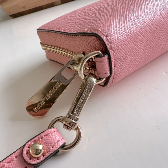 Authentic Pale Pink Michael Kors Wallet - Picture 9 of 11
